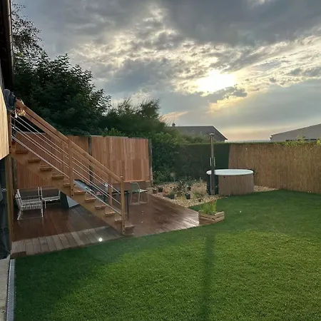 Scandiloire, Maison Avec Bain Nordique Et Sauna Semesterbostad *